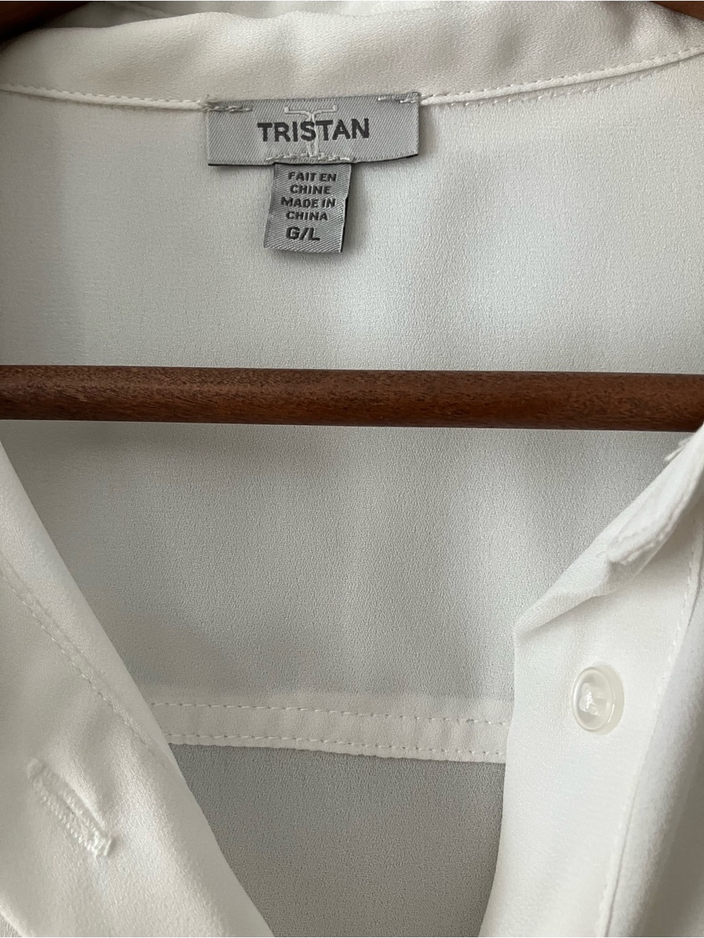 Tristan White Button-Front Collared Blouse - Picture 2 of 4